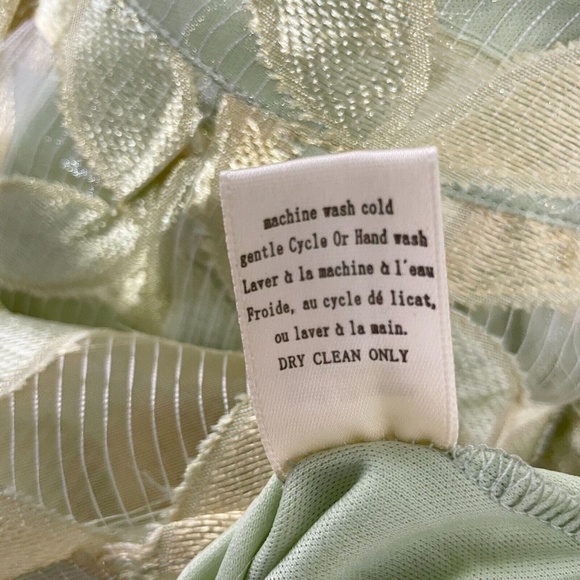 New LoveRiche Embroidered Sheer Overlay Full Mini Skirt Metallic Lime Size Large - Picture 12 of 12